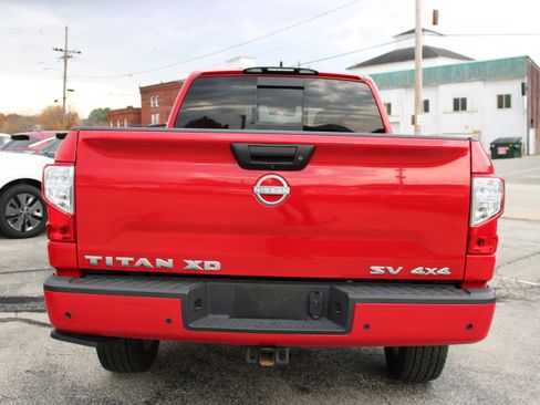 Certified 2024 Nissan Titan SV w/ SV Convenience Package image 4