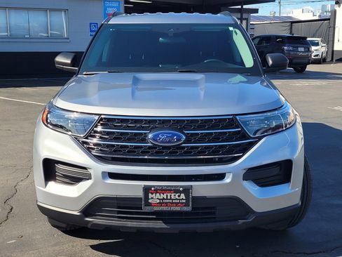 Used 2023 Ford Explorer XLT image 2