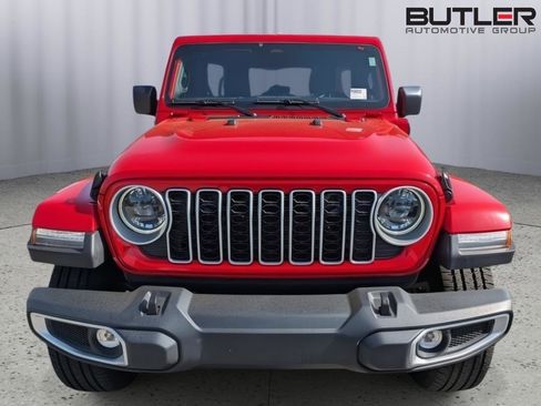 Used 2025 Jeep Wrangler Unlimited Sahara w/ Safety Group AWD/4WD image 11