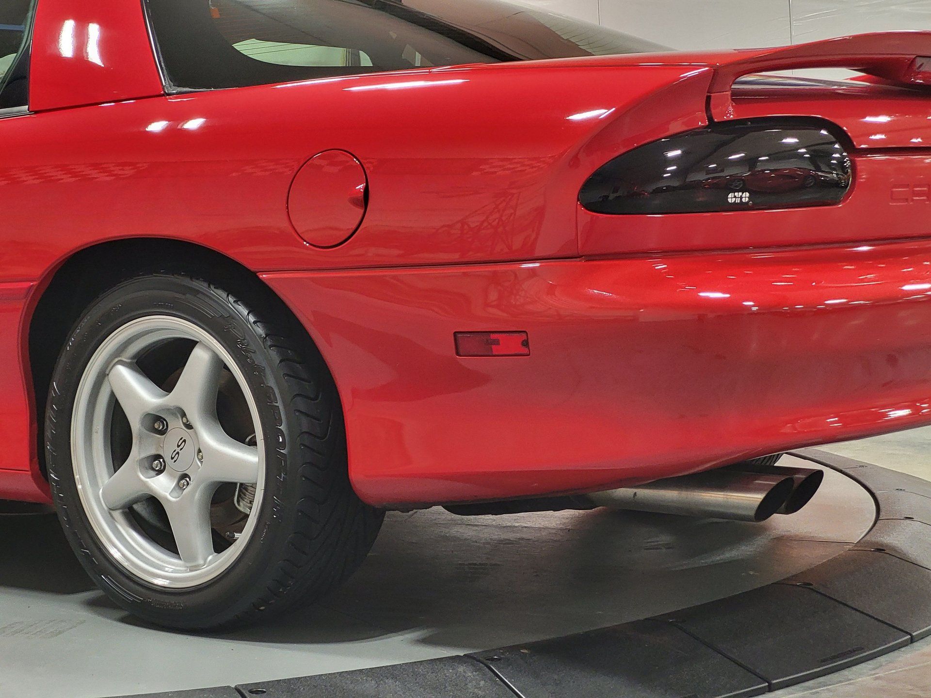 Used 1996 Chevrolet Camaro Z28 RWD image 10