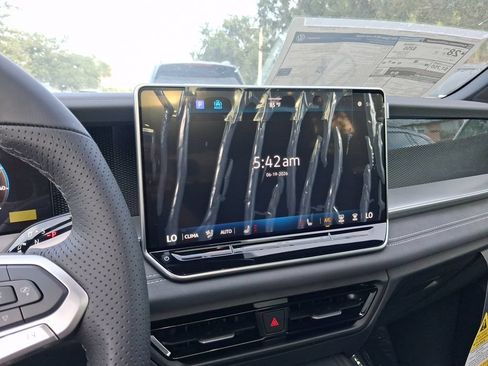 New 2026 Volkswagen Tiguan SE R-Line FWD image 9