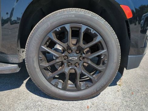 Used 2022 Chevrolet Suburban High Country AWD/4WD image 11