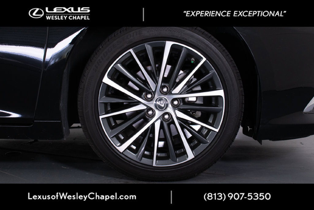 Certified 2024 Lexus ES 350 w/ Premium Package FWD image 3