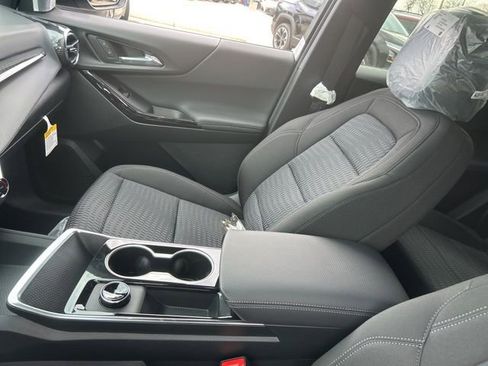 New 2026 Chevrolet Equinox LT w/ Safety and Technology Package AWD/4WD image 13