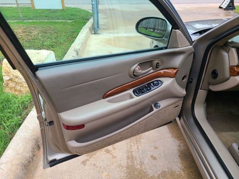Used 2002 Buick Le Sabre Custom w/ Prestige Pkg FWD image 9