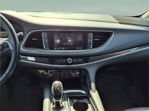 Used 2020 Buick Enclave Essence AWD/4WD image 17