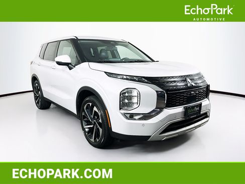 Used 2024 Mitsubishi Outlander SE FWD image 1