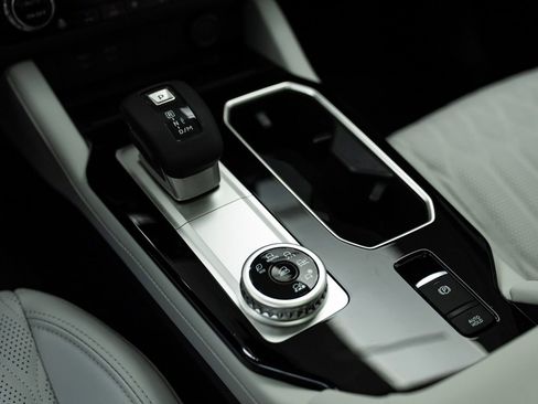 New 2025 Mitsubishi Outlander SEL image 19