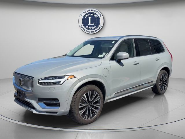 Used 2025 Volvo XC90 T8 Plus AWD/4WD image 1