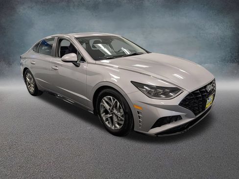 Used 2023 Hyundai Sonata SEL FWD image 3
