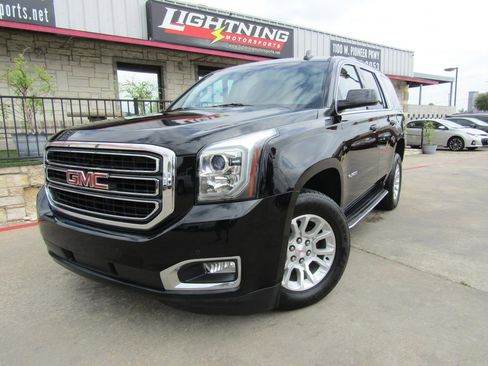Used 2017 GMC Yukon SLE image 1