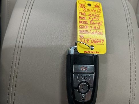 Used 2025 Ford Ranger Lariat w/ Advanced Towing Package image 17
