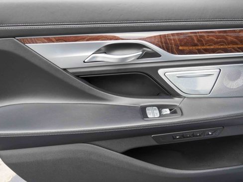 Used 2019 BMW 740i w/ Executive Package image 35