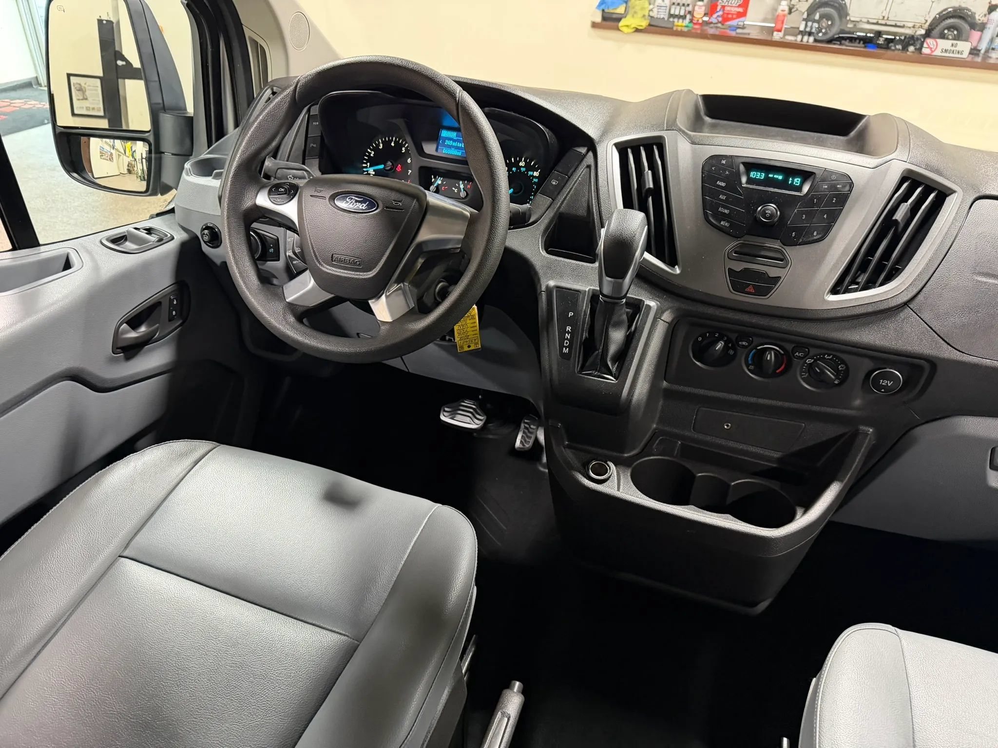 Used 2018 Ford Transit 350 XL RWD image 44