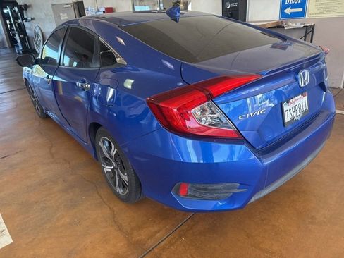 Used 2016 Honda Civic Touring image 4