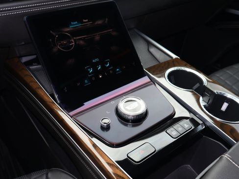 Used 2025 Cadillac Escalade Sport Platinum image 35