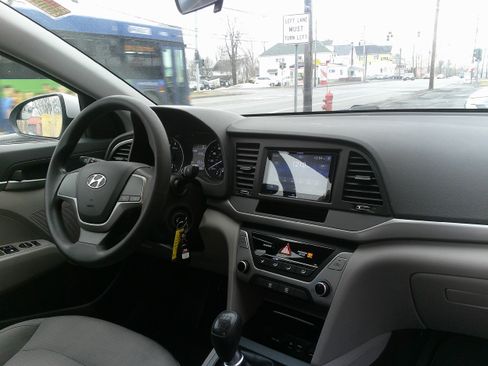 Used 2018 Hyundai Elantra SE image 23