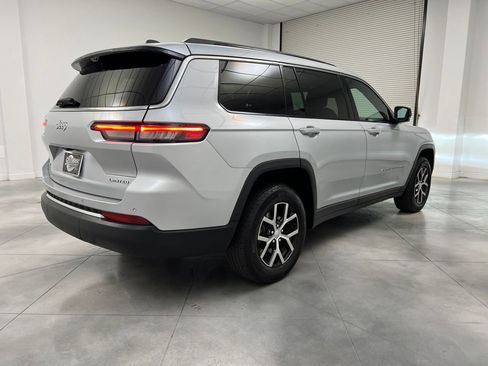 Used 2024 Jeep Grand Cherokee L Limited w/ Luxury Tech Group II image 7