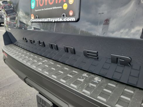 New 2026 Toyota 4Runner SR5 AWD/4WD image 8