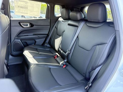 New 2026 Jeep Compass Latitude image 22