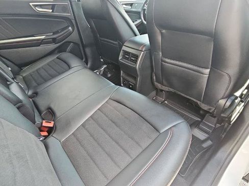 Certified 2024 Ford Edge ST-Line AWD/4WD image 11