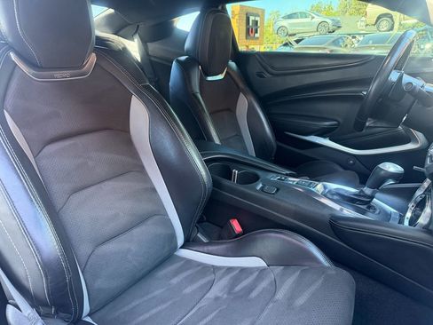 Used 2018 Chevrolet Camaro SS w/ LPO, Ground Effects Package RWD image 4