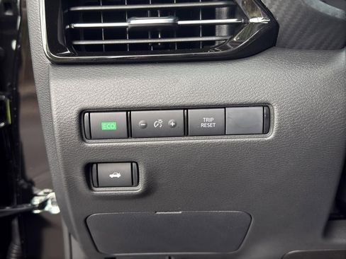 New 2025 Nissan Sentra SR image 22