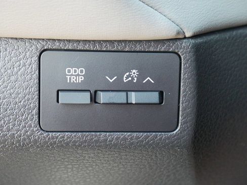 Used 2021 Toyota Avalon Limited w/ Advanced Safety Package FWD image 28