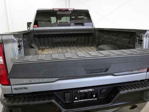 Used 2024 Chevrolet Silverado 2500 ZR2 w/ Technology Package AWD/4WD image 38