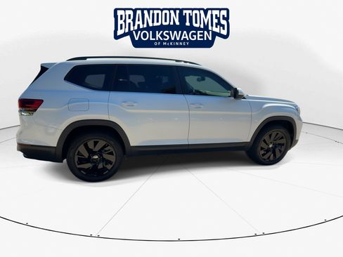 Used 2026 Volkswagen Atlas SE FWD image 9