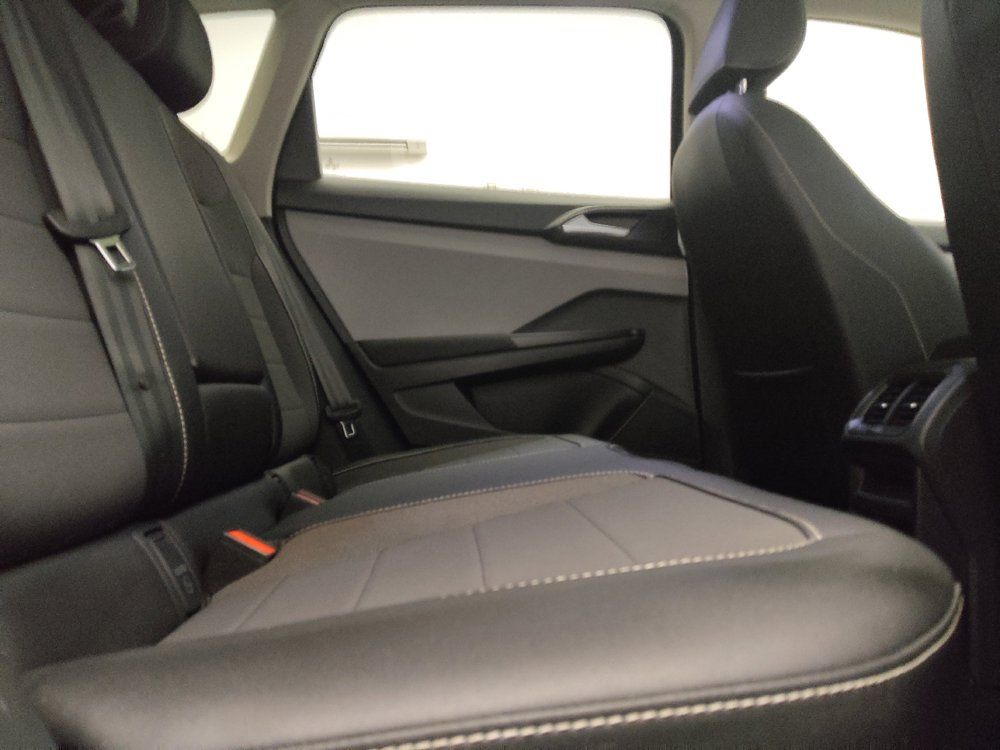 Used 2022 Volkswagen Taos SE FWD image 19