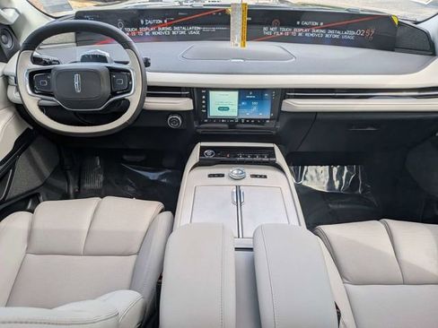 New 2026 Lincoln Navigator Reserve AWD/4WD image 14