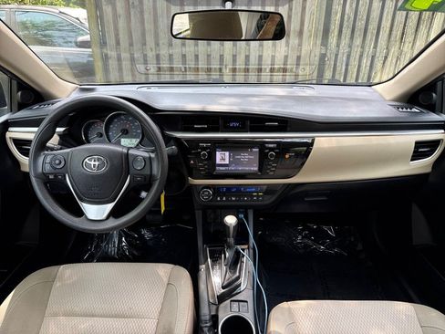 Used 2014 Toyota Corolla LE FWD image 18