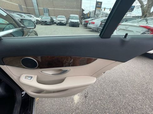Used 2018 Mercedes-Benz C 300 4MATIC Sedan image 21