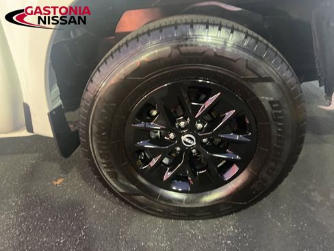 Used 2024 Nissan Frontier SV image 21