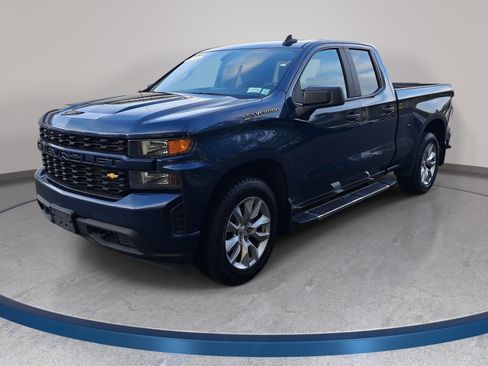 Used 2019 Chevrolet Silverado 1500 Custom w/ Custom Value Package AWD/4WD image 1