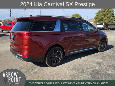 Used 2024 Kia Carnival SX Prestige image 12