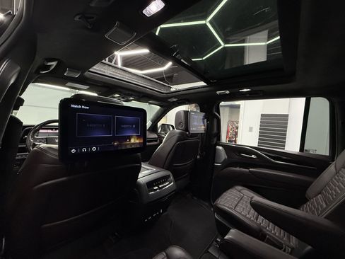 Used 2023 Cadillac Escalade ESV Sport Platinum w/ LPO, ONYX Package image 26