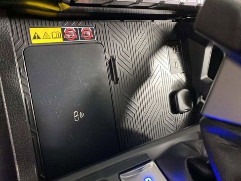 Used 2025 Toyota Tacoma Limited image 20