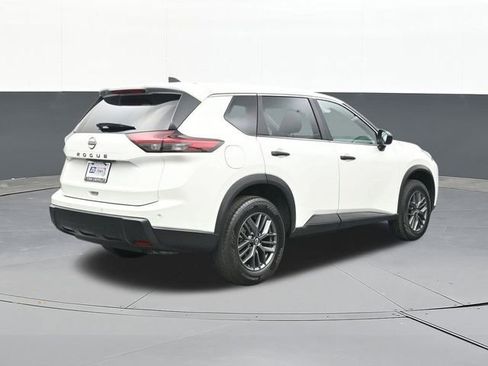 Used 2024 Nissan Rogue S image 14