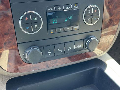 Used 2013 Chevrolet Silverado 2500 LTZ w/ LTZ Plus Package AWD/4WD image 24