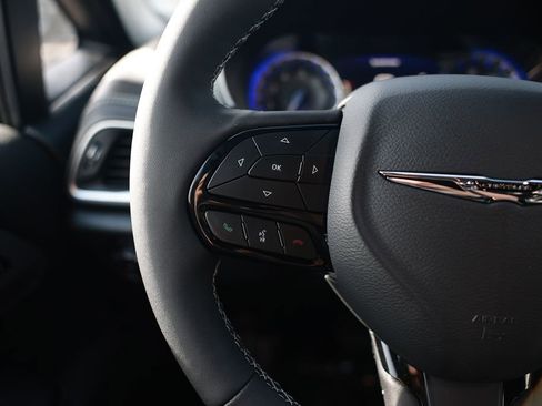 New 2026 Chrysler Pacifica Limited image 17