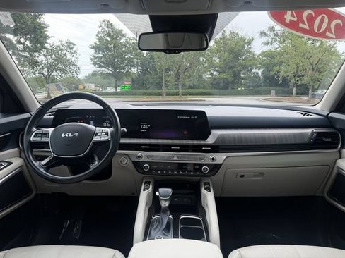 Certified 2024 Kia Telluride EX w/ EX Captain's Chair Package FWD image 42