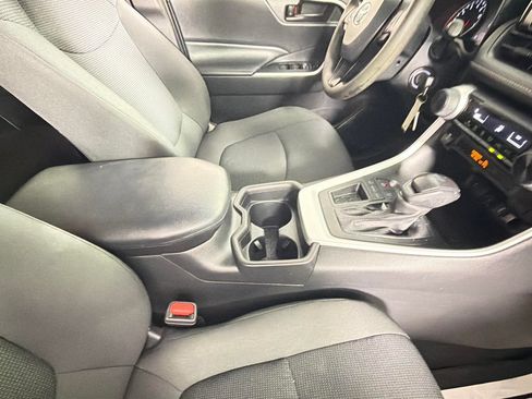 Used 2021 Toyota RAV4 LE FWD image 34