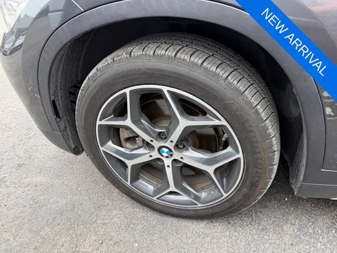 Used 2017 BMW X1 xDrive28i w/ Premium Package AWD/4WD image 8