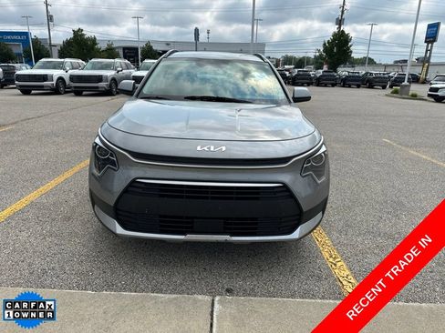 Used 2023 Kia Niro EX FWD image 7
