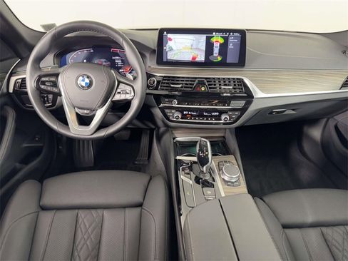 Used 2022 BMW 530i xDrive w/ Convenience Package image 5