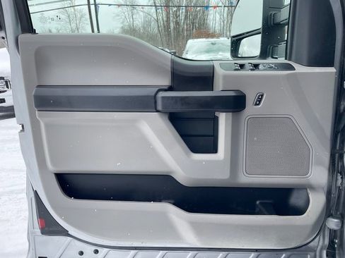Used 2020 Ford F250 XL w/ Power Equipment Group image 9