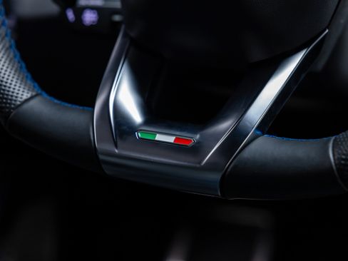 Used 2019 Lamborghini Urus image 73