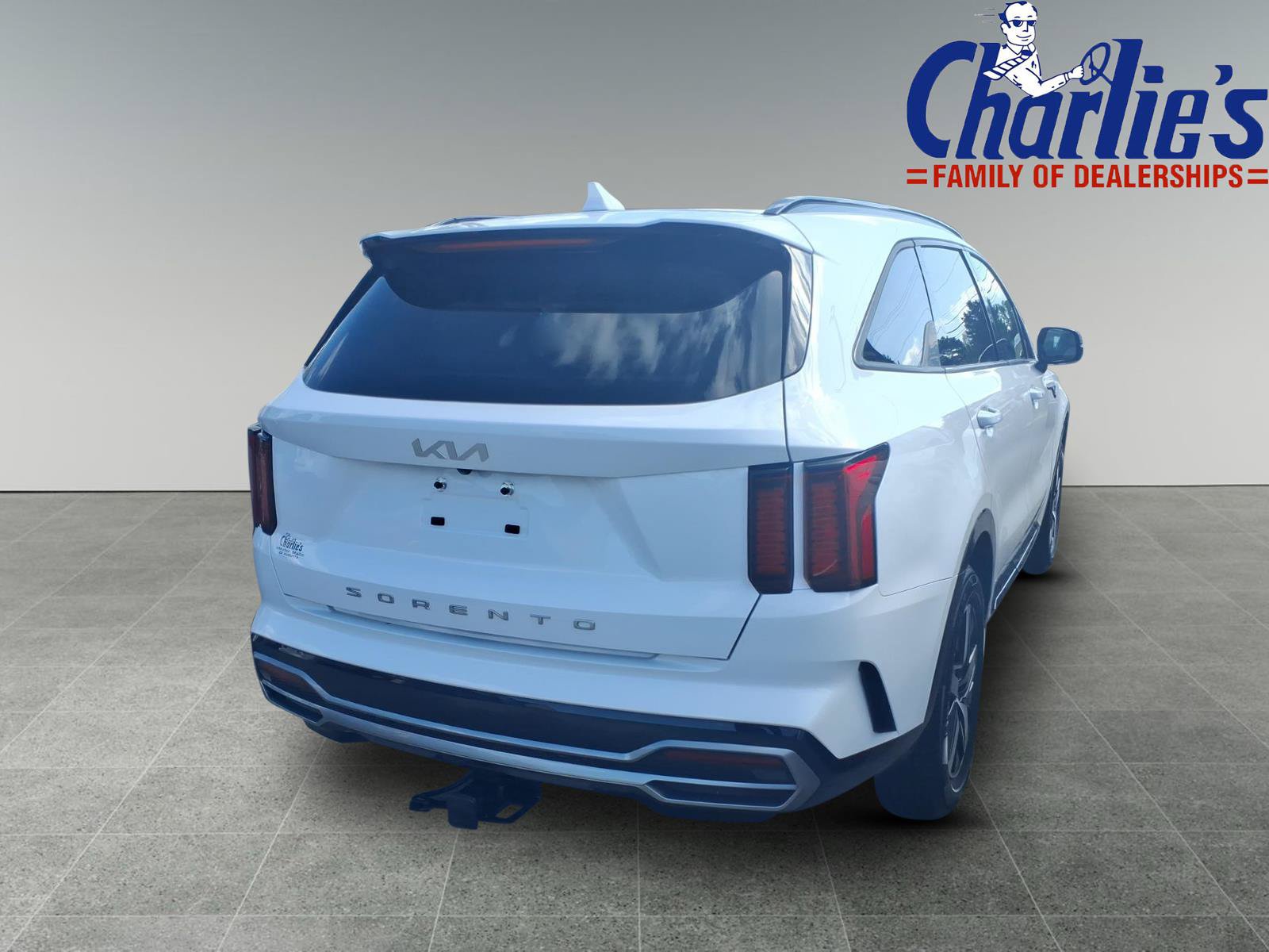 Used 2022 Kia Sorento S w/ Panoramic Sunroof Package FWD image 4